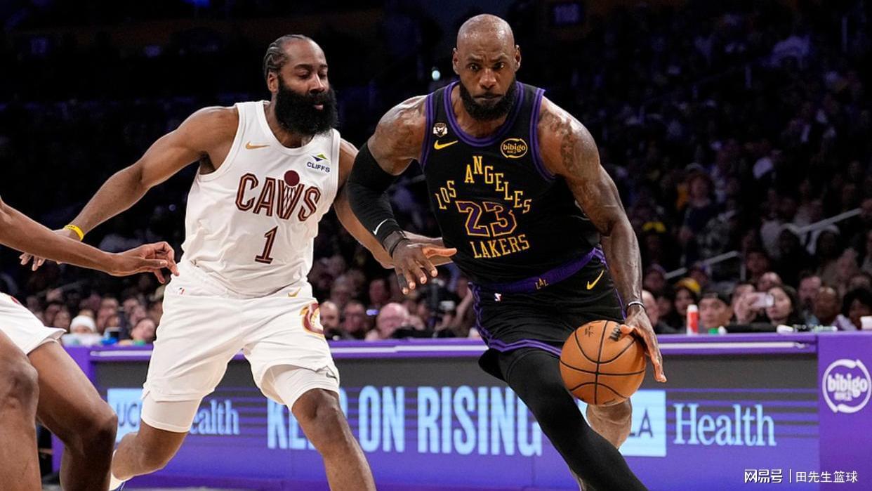 九游娱乐登录入口-演技太假！骑士惨败湖人暗藏玄机，刻意摆烂只为季后赛排位！
